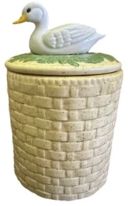 Vintage White Duck/Woven Basket Ceramic Kitchen Canister Cookie/Treat Jar w Lid - Picture 1 of 7