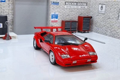 Lamborghini Countach Red  1:24 Scale  Model - Image 1 of 4