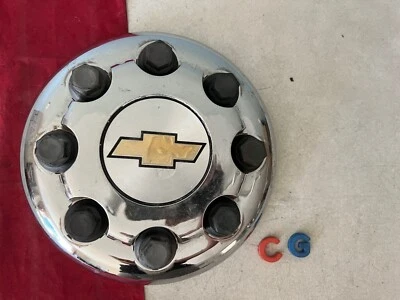 #CG 1 02-22 Chevrolet  Express 3500 Dually Front Center Cap 15053704 - Image 1 of 4