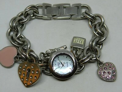 Bongo BG2435 Tono Plata Dije Pulsera Cuarzo Analógico Damas Reloj Talla 7 1/4" Foto 1 de 4