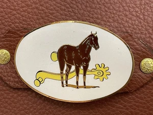 SILLA DE MONTAR CUERO DE VACA MARRÓN 2" 3 ANILLOS CUARTO CABALLO Y ESPOLÓN DON HEBILLA SLATER - Imagen 1 de 3