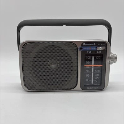 Vintage Panasonic FM-AM 2-Band Receiver RF-2400D Silver AC/Battery Tested - Image 1 of 4