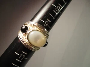 Vintage STERLING SILVER BLACK ONYX AND MOTHER OF PEARL RING SIZE 10 - Picture 1 of 11