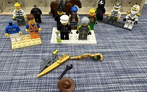 Lego Leyendas de Chima, Ninjago, Ciudad, Piratas Minifigura Lote de 12 y Caballo - Imagen 1 de 6