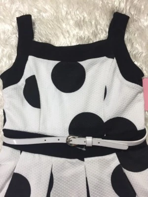 Vestido Amys Closet Niñas Talla 4 Cinturón Blanco y Negro Sin Mangas Ajuste y Acampanado Nuevo con Etiquetas Foto 1 de 4
