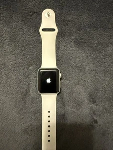 Apple Watch Series 3, 38mm, gwiezdna szarość - Zdjęcie 1 z 3