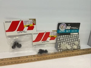 JR REMOTE CONTROL JRPSG821: GEAR SET DS821 QTY2 SERVO GEARS & 505 R/C AIRPLANE - Picture 1 of 4