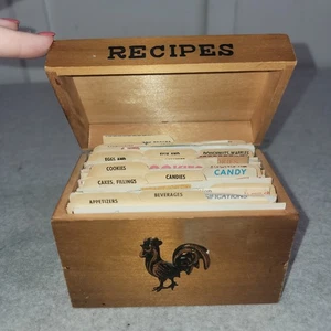 Vintage Wooden Recipe Box Full Recipes Receipts Coupon Clippings 50s 60s 70s - Picture 1 of 19