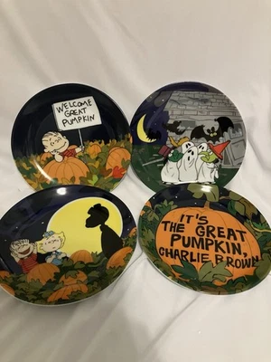 Juego de 4 platos de ensalada Peanuts It’s The Great Pumpkin Charlie Brown Foto 1 de 2