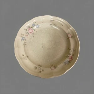 Pfaltzgraff Tea Rose 9 inch Luncheon Plate Replacement - Pre-owned - Picture 1 of 2