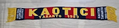 Sciarpa Ultras Taranto Kaotici Del 1999 Sciarpa Celebrativa 10 Anni Del Gruppo - Immagine 1 di 3
