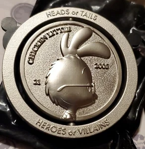Prendedor Disney Pollo Pequeñas Cabezas o Colas Spinner Héroes Vs Villanos LE 900 - Imagen 1 de 3