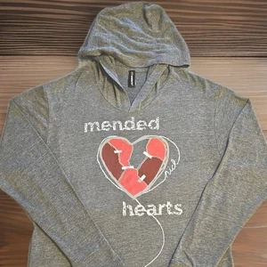 I ❤️ GARMENTS VTG Mended Hearts Gray Hoodie Shirt M Graphic Pullover Emo Indie - Picture 1 of 7