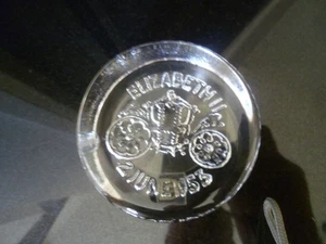 Dartington Crystal Glass Paperweight Queen Elizabeth II Coronation 1953 - LOOK! - Picture 1 of 2