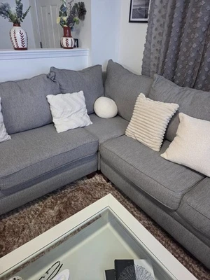 sofa y love seat seccional Foto 1 de 4