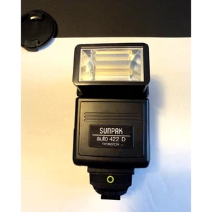 Sunpak Auto 422D Thyristor Camera Flash for Hot Shoe Mount Cameras - Picture 1 of 6
