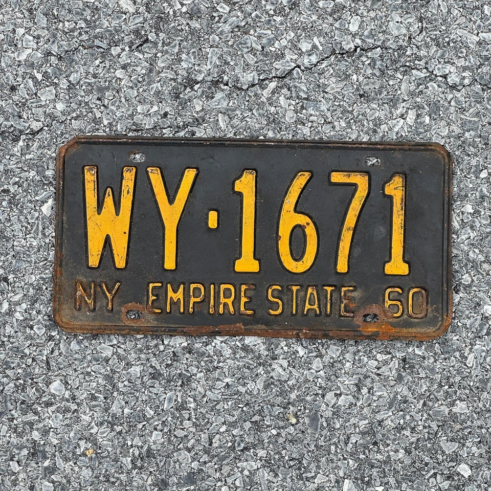 1960 New York License Plate Auto Tag Garage Decor Vintage Wyoming County WY 1671 - Image 1 of 1