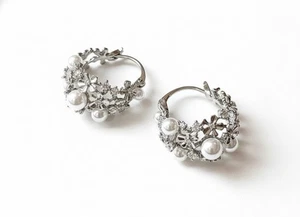 Creolen versilbert Zirkonia Strass platiniert - Bild 1 von 2