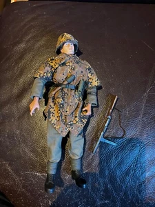 1/6 Dragon WW2 German in camouflage Toy Soldier - Picture 1 of 2