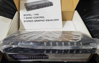 (NUEVO) Ecualizador de 7 bandas Pyramid 749E vintage en tablero con conector de entrada de CD, mitad - Foto 1 de 2