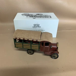 Department 56 Heritage Village Collection Poinsettia Delivery Truck #59000 W Box - Picture 1 of 5