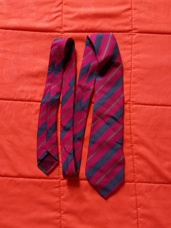 Gucci TIE Multicolor 100% Seda Hecho en Italia. Con detalles  Foto 1 de 4