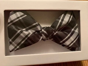 Calvin Klein Mens Black & White Plaid Pre Tied Bow Tie Wedding Prom NWT - Picture 1 of 5