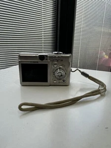 Canon PowerShot SD300 4.0MP Digital Camera Spares And Repairs - Picture 1 of 6