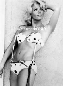 Beautiful "Marilyn Munster" Pat Priest SUPER HOT "BIKINI" PHOTO! #(2b) - Picture 1 of 2