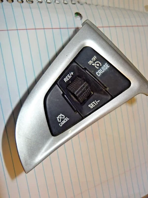 GMC Terrain Genuine GM Jet Black Cruise Control Switch 22826076 OEM 2012 12 Foto 1 de 4