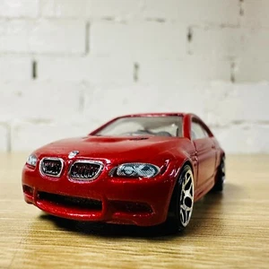 10 BMW M3 E30 2011 New Models 26/50 Metallic Red - Picture 1 of 15