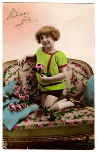 Kleines Mädchen Art Deco Portrait Mode Echt Foto Postkarte 20er Jahre Belgisch RPPC - Bild 1 von 2