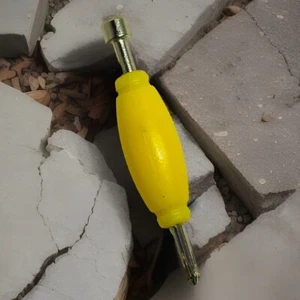 1 Tech Deck Schraubendreher Steckschlüssel Werkzeug Griffbrett gelbes Teil - Bild 1 von 6