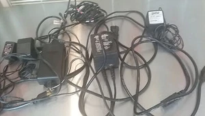 TRANSFORMADOR DE POTENCIA DE ESCRITORIO CLASE 2, ADAPTADORES DE 4 CA, FUENTE DE ALIMENTACIÓN DE TELÉFONO, CABLES - Imagen 1 de 9