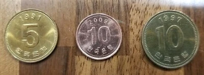 South Korea Coins 1991 5 Won KM# 32, 2009 10 New Won KM# 103, 1997 10 Won KM# 33 - Image 1 of 4