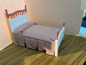 Concord Miniatures 1:1 scale dollhouse furniture - Picture 1 of 2
