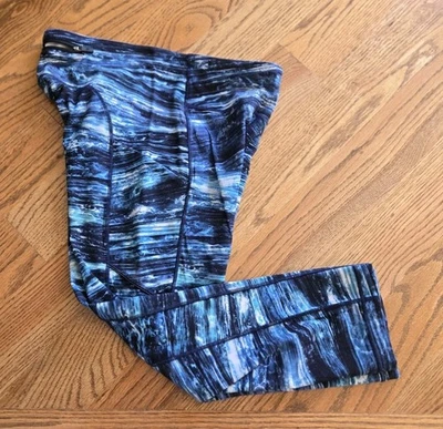 Lululemon Capri Leggings Pants Running Athletic Tennis Gym Women's Size 6 (#193) - Image 1 of 4