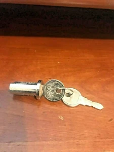 Key vintage gumball machine new Lock and  candy machine NW Acorn Oak Eagle  - Picture 1 of 3