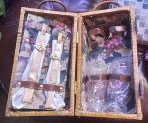 Picknick Busket For Wine And Cheese    vintage 3 Diferent Sections  - Picture 1 of 12