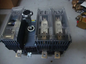 Siemens Dig.Industr. Lasttrennschalter 3KF3325-0MF11-8AA1 Lasttrennschalter - Bild 1 von 4