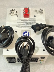 Tripp Lite IS300HGDV IEC 60601-1 Medical-Grade Isolation Transformer 4 C13 230V - Picture 1 of 4