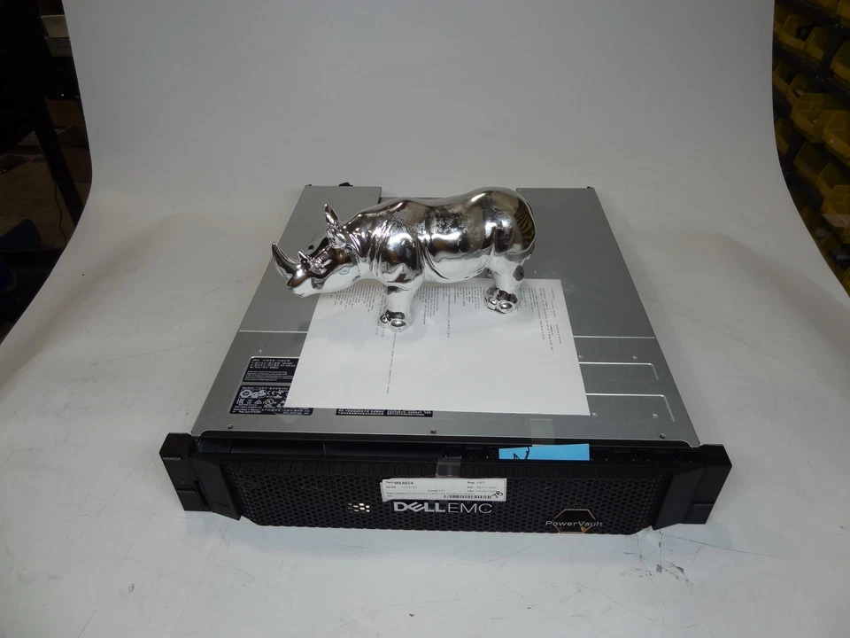 Dell PowerVault ME4024 Storage Array w/ dual controller & power. NO RAILS - Image 1 of 1