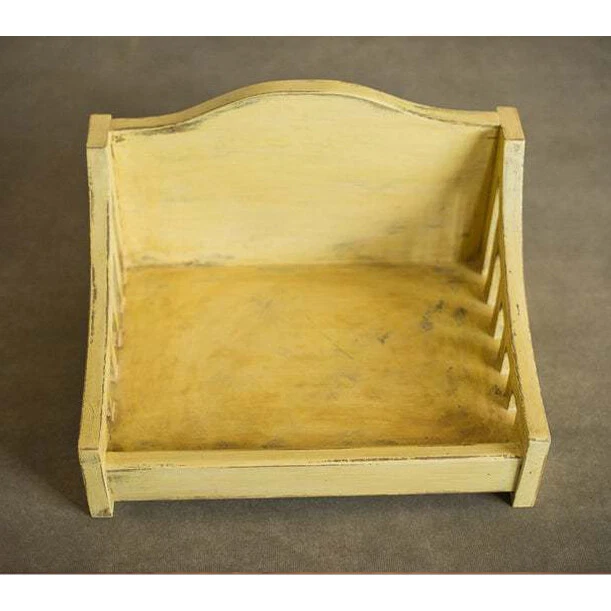 Sofá cama de madera con telón de fondo accesorios de fotografía para bebé recién nacido para sesión de fotos de estudio  Foto 1 de 4