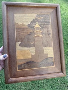 Vintage Intarsien Kunst Intarsien Holz Leuchtturm gerahmt 10" x 12,5" - Bild 1 von 5
