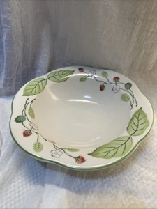 Mikasa Country Charm Cherry Grove 8 5/8" Serving/Cereal Bowl Strawberries Leaves - Picture 1 of 7