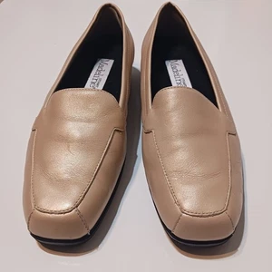 Stuart Madeline Whistle Women's Loafers Beige Tan Size 8.5W Flat Shoes - Picture 1 of 9