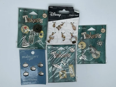 Lote de 5 paquetes de dijes de pulsera de Disney La Bella y la Bestia amantes de los perros abejas de Nueva York Foto 1 de 4