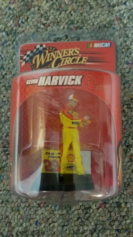 NASCAR Winner's Circle #29 Kevin Harvick Autographing Race Car Figurine w/Stand Cover