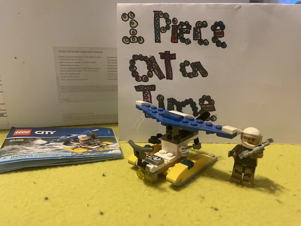 Lego City 30359 Police Mountain Water Plane Polybag Complete - Image 1 of 1