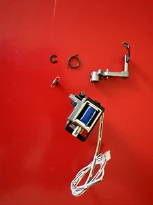 Pfaff Creative 2144 Taglierina elettromagnetica OEM # 92-330 233-91 - Foto 1 di 3